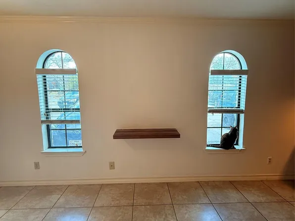 407 E 45th St APT 104, Austin, TX 78751