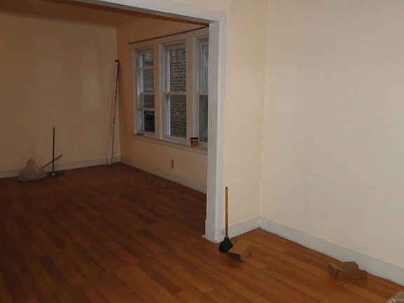 3rd image of 6143 S Washtenaw Ave