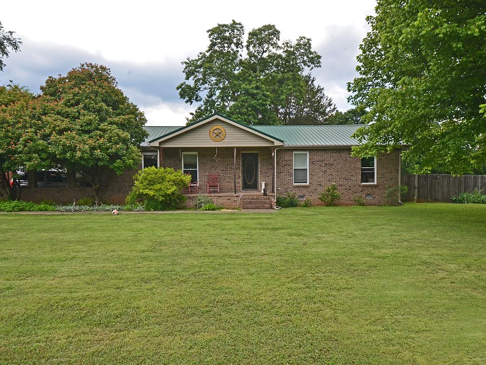 1st image of 162 Crestwood Dr