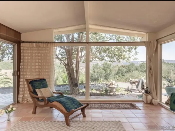 1147 De Luz Rd, Fallbrook, CA 92028