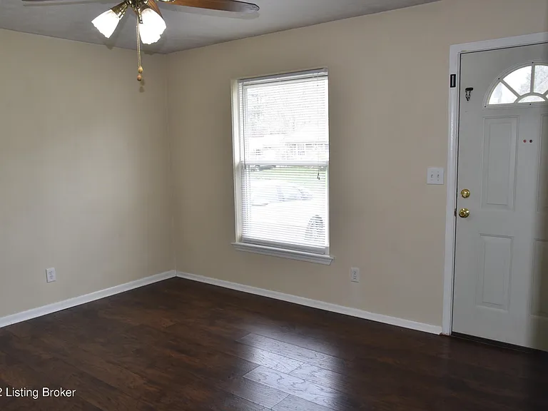 11408 Center Hill Ct — Photo 4