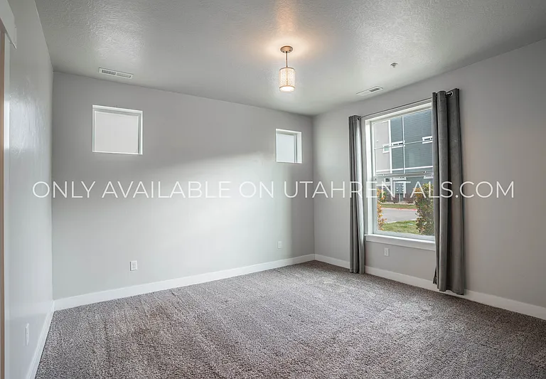 71 W Silver Springs Dr — Photo 15