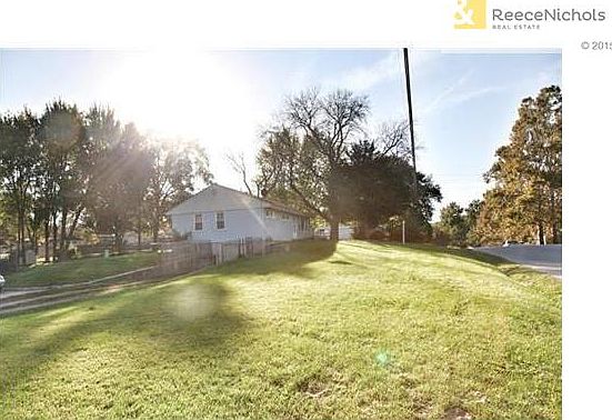 3rd image of 805 Santa Fe St