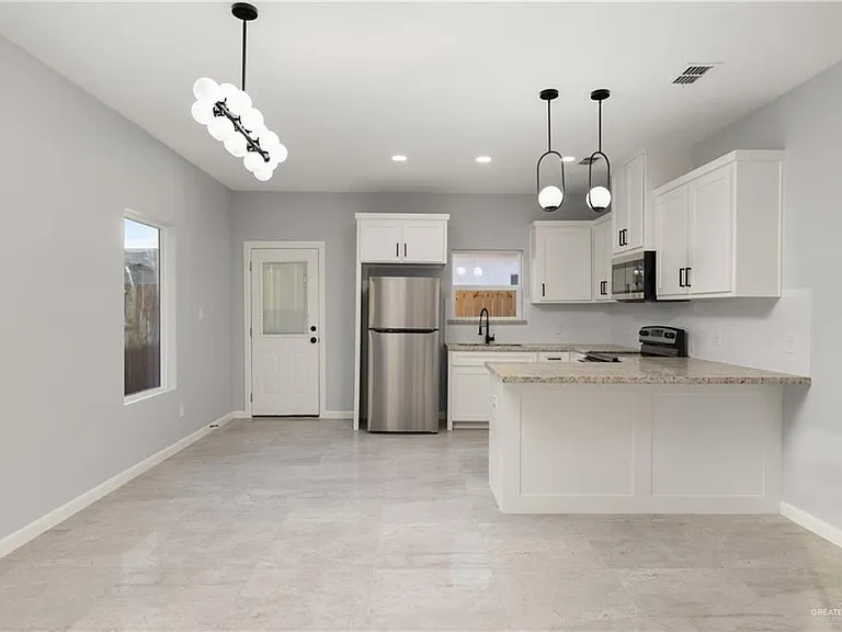 2608 W Bliss St #3 — Photo 4