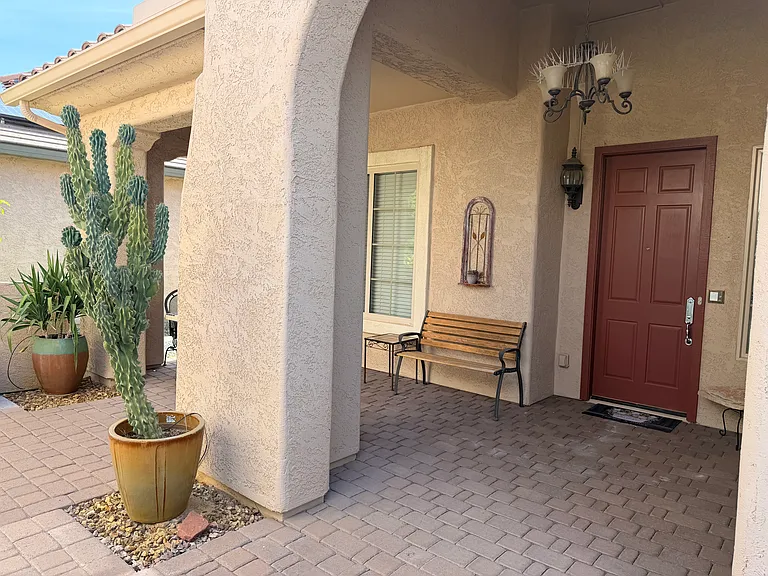 3925 N Monument Dr — Photo 3