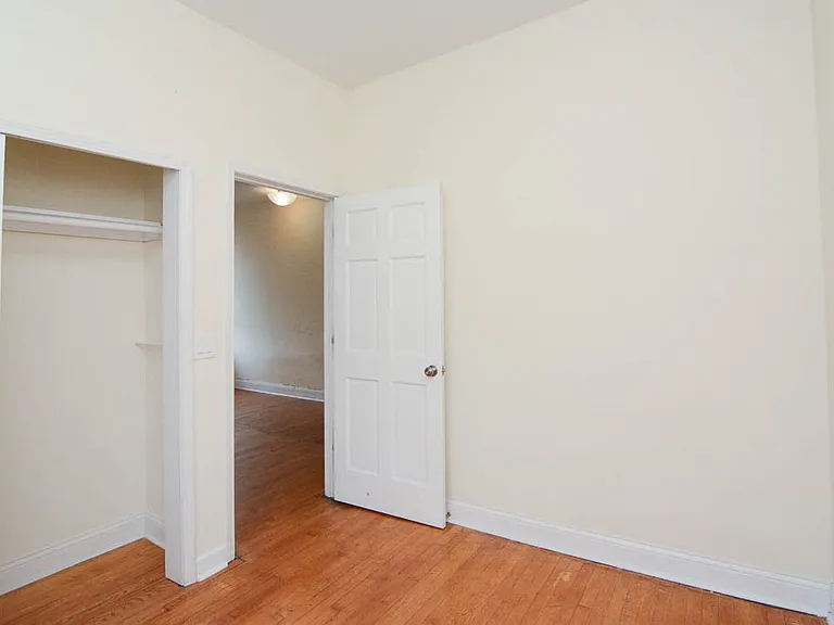 2347 W 24th Pl #R4 — Photo 14