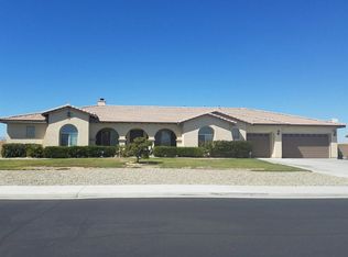 12324 Braeburn Rd, Apple Valley, CA 92308