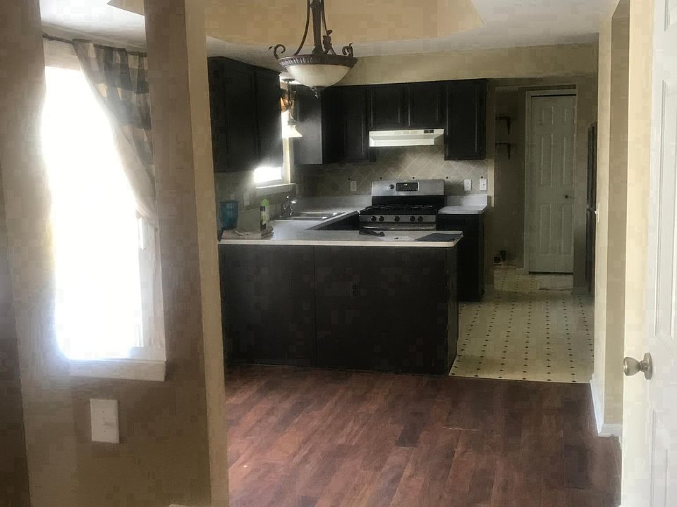 2nd image of 22244 Churchview Dr