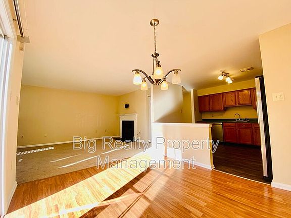 4th image of 819 Dewees Pl