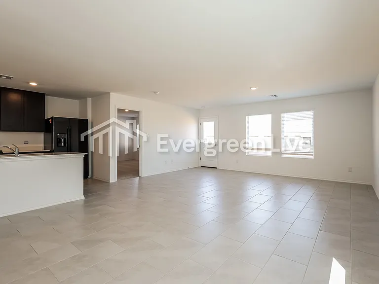 10905 SW 22nd St — Photo 4