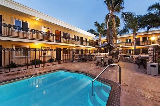 1 bed, 610 sqft, $1,999 — Photo 3