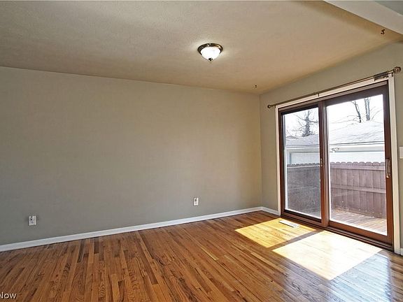 5th image of 34540 Glen Dr
