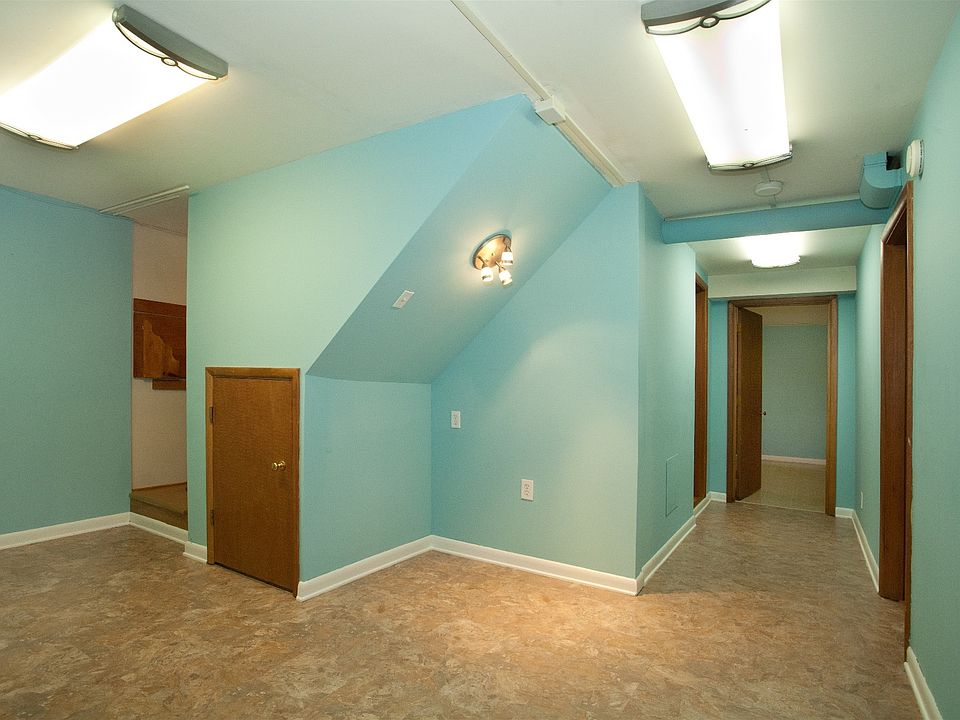 Entry/Bonus Room