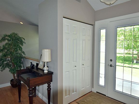 4th image of 1550 Saffron Cir