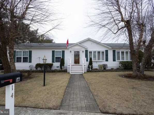 14 Oaks Dr, Mays Landing, NJ 08330