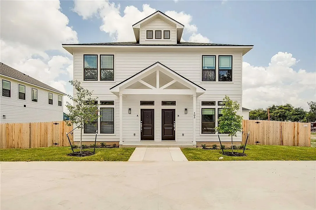 4 bed, 4.5 bath, $5,000 — Photo 1
