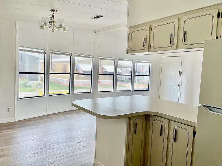 100 Hampton Rd #39 — Photo 13