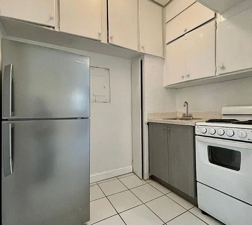 1st image of 411 NW 37th St #11502362