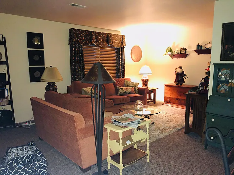330 Hilltop Dr — Photo 5
