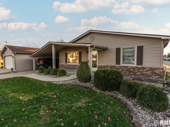 127 W Homer Ave, Harrisburg, IL 62946