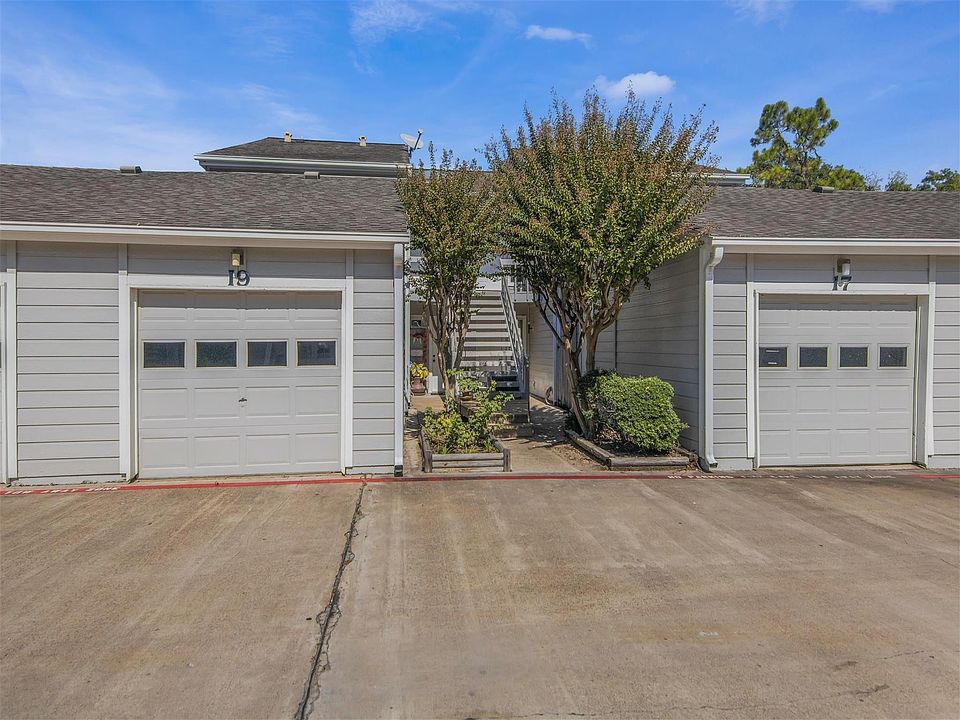 1st image of 19 Hideaway Dr #19