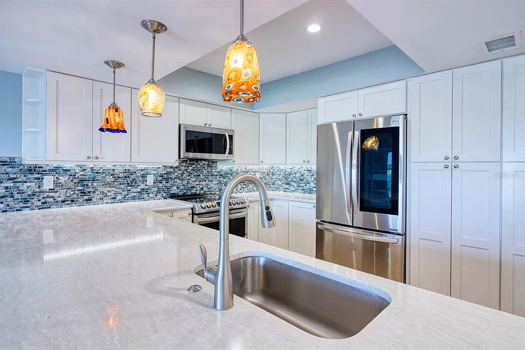 3 bed, 2.5 bath, 1702 sqft, $3,800 — Photo 4