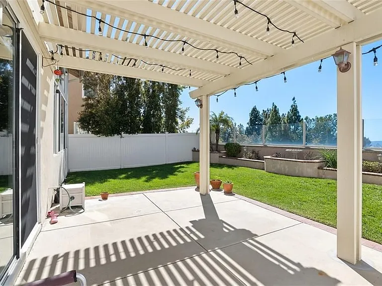 75 Parrell Ave — Photo 5