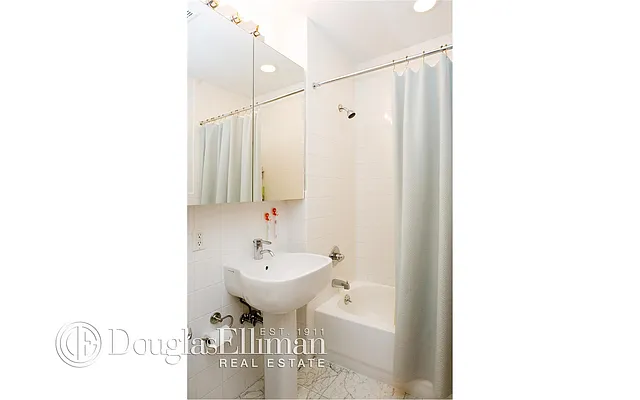 Rented by Douglas Elliman | media 7