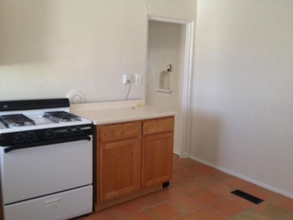 3rd image of 510 Aliso Dr NE