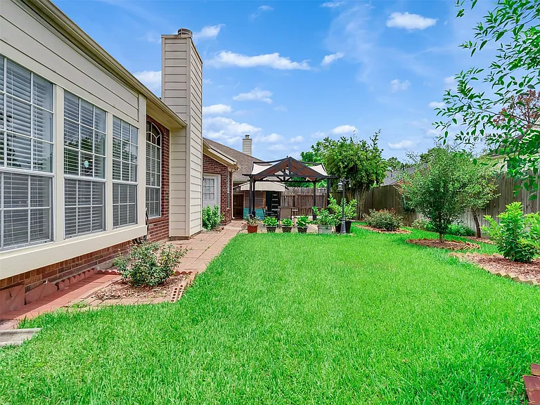13315 Georgetown Dr — Photo 33