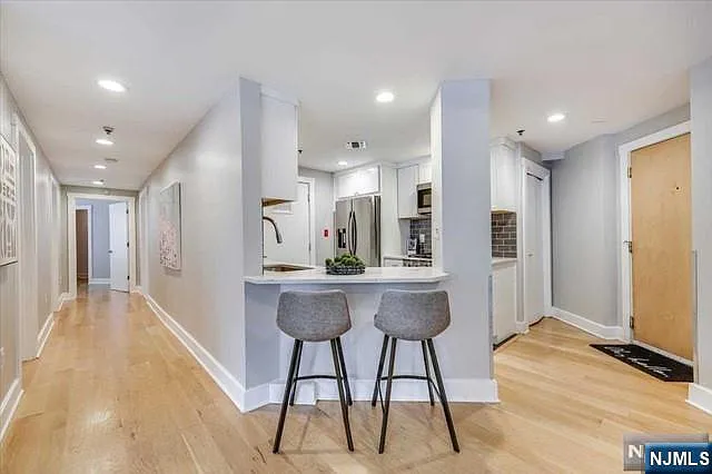 1100 Clinton St — Photo 10