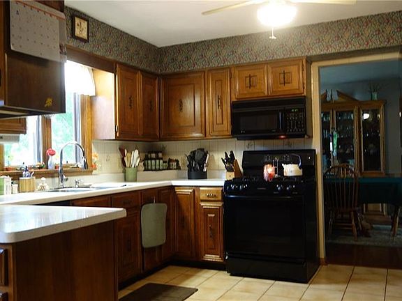 5th image of 119 Orchard Beach Dr