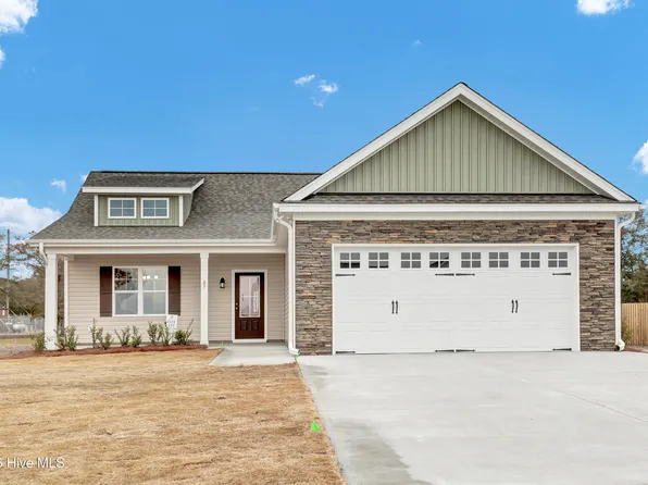 62 Peach Court, Burgaw, NC 28425
