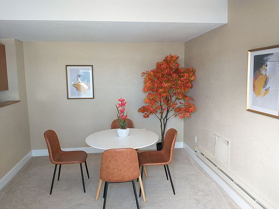 5th image of 578 Brainard Cir #1