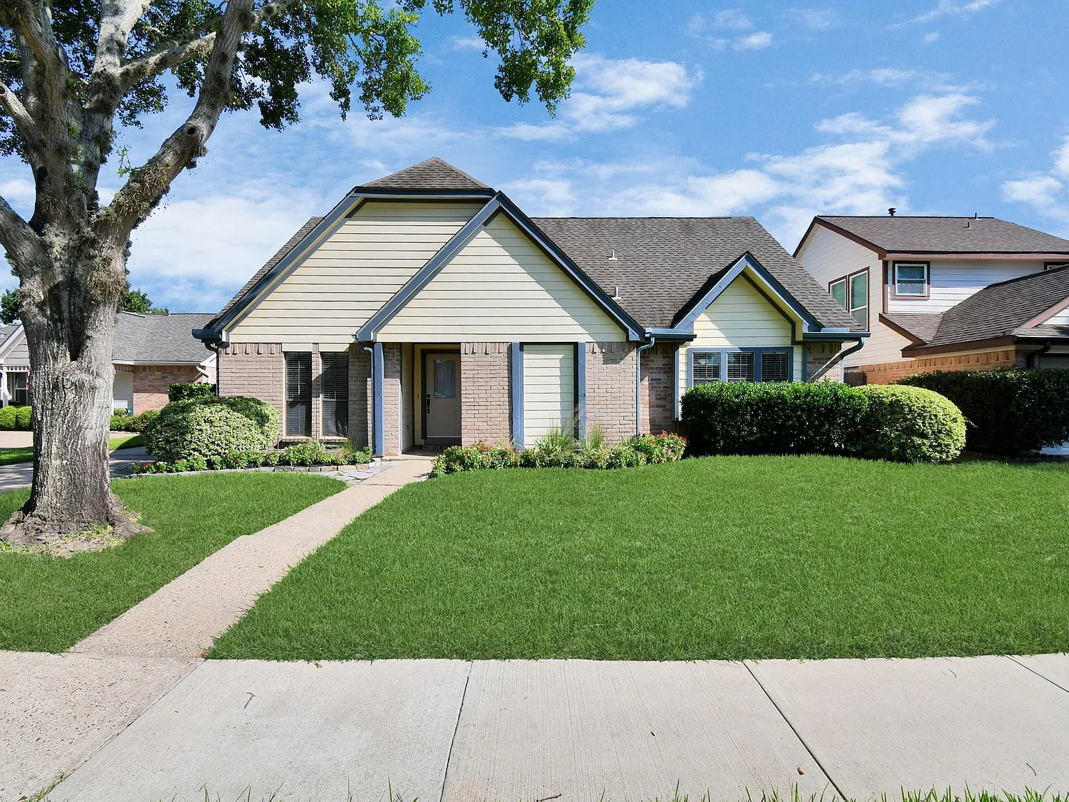 4 bed, 3.0 bath, 2153 sqft, $2,350 — Photo 3