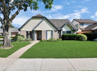 315 Muirwood Ln, Sugar Land, TX 77498