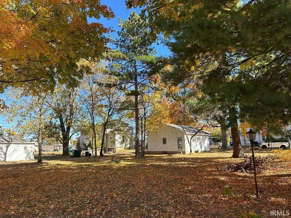 111 14th St, Winona Lake, IN 46590