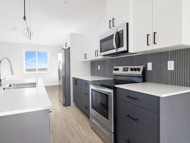 69 Gateway Dr NE — Photo 1
