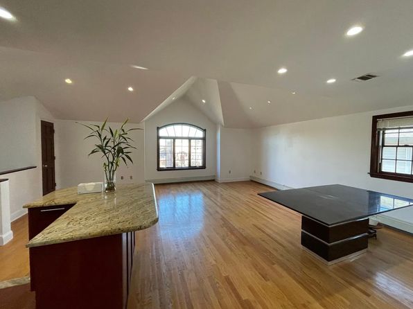 15716 16th Ave FLOOR 2