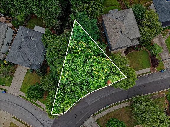 4th image of 1331 Willow Pl