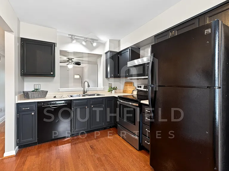 1069 Crisfield Dr #1 — Photo 8