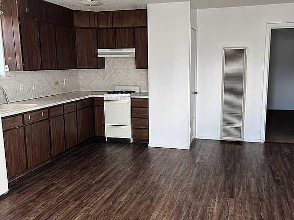 3rd image of 510 W 6th St
