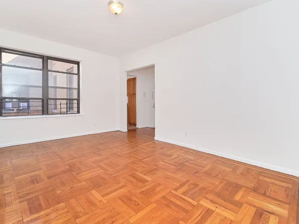 56 Bennett Avenue image 1 of 8