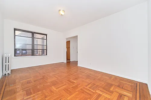 56 Bennett Ave #4G Photo 1