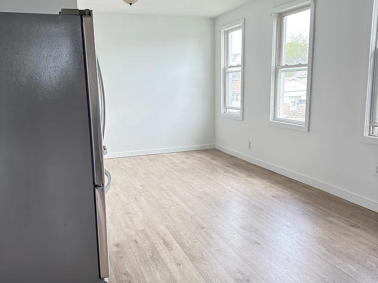 10 Beatrice St #2 — Photo 3