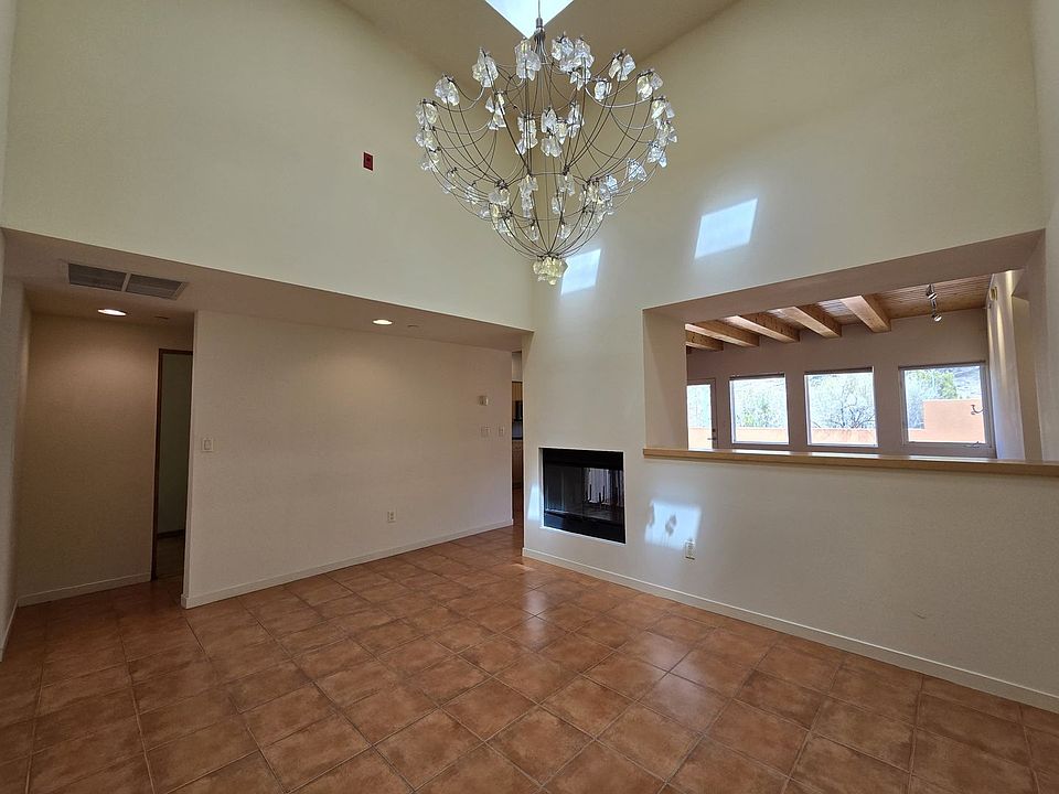 1st image of 613 Avenida Celaya