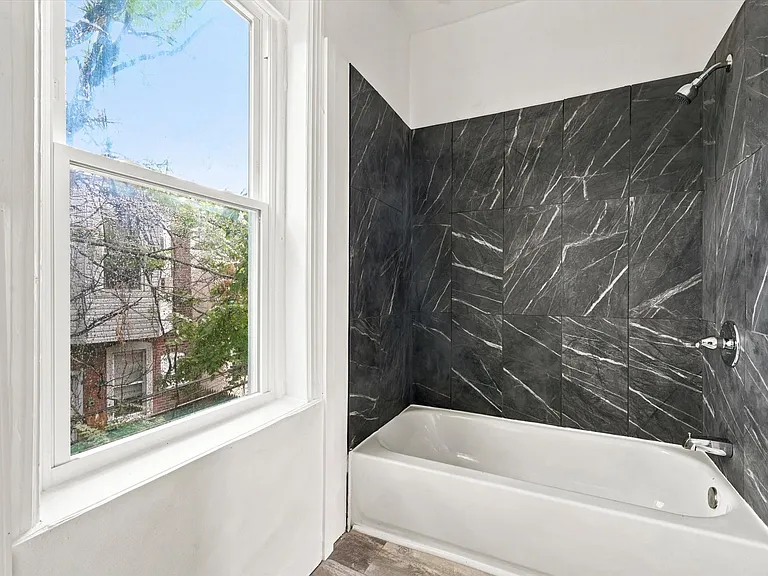 5120 Folsom St — Photo 3