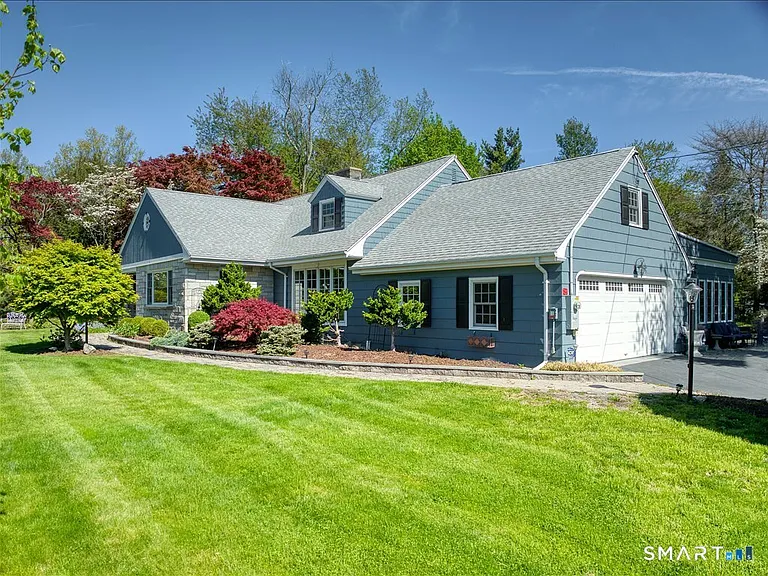 94 Fennbrook Dr — Photo 10