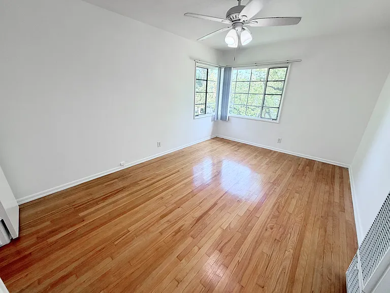 235 E California Blvd — Photo 17