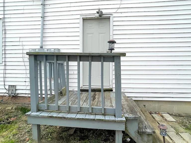 906 W. Main St — Photo 10